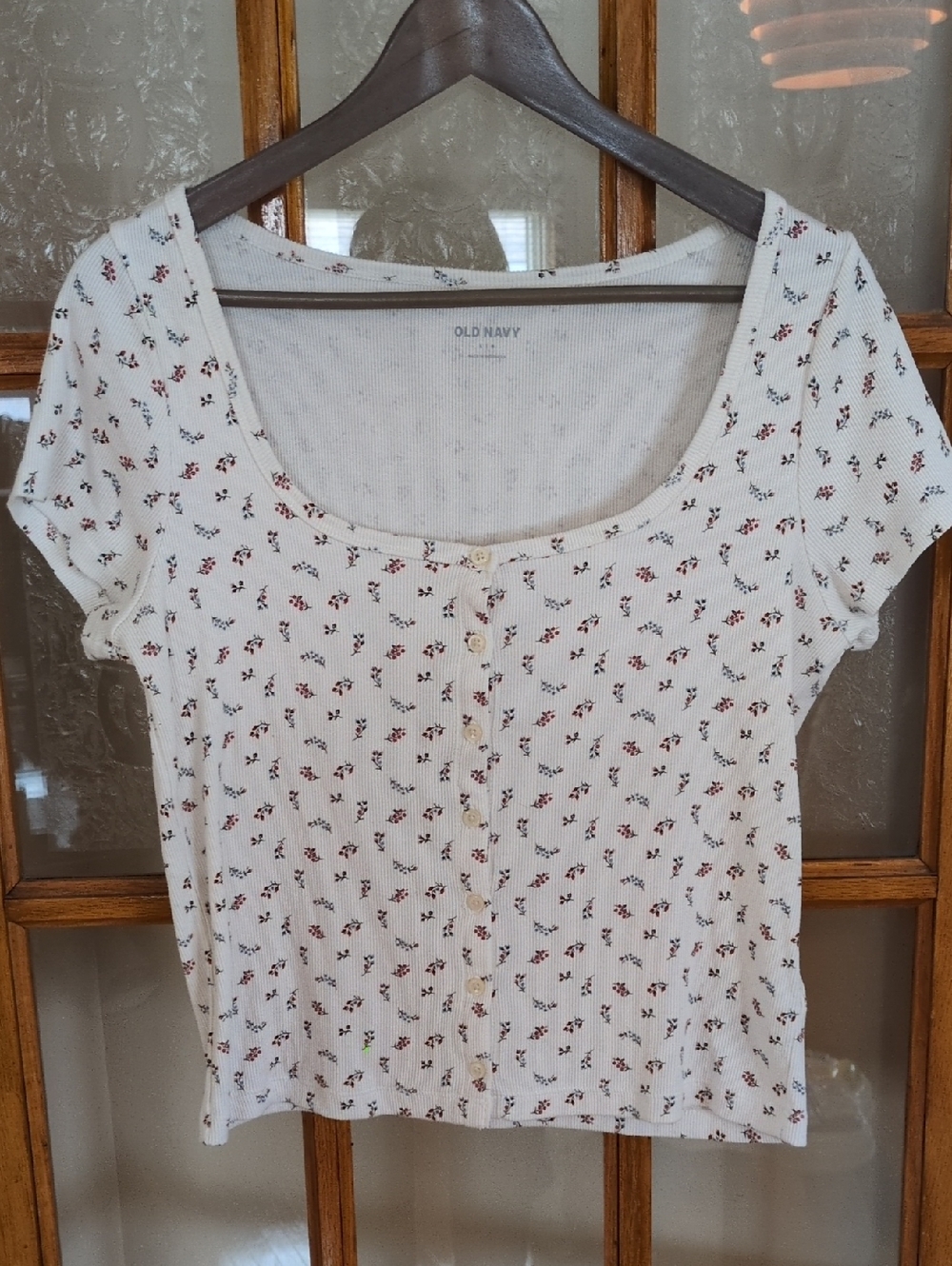 Old Navy White Floral Button-Front Scoop Crop Top